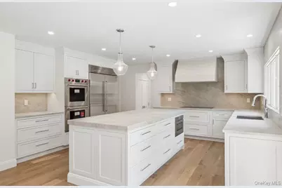 19 Woodvale Drive, Syosset, NY 11791 - Photo 15