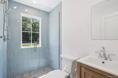 19 Woodvale Drive, Syosset, NY 11791 - Photo 21