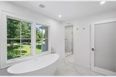 19 Woodvale Drive, Syosset, NY 11791 - Photo 27