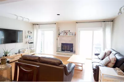29 Woodlake E Drive, Woodbury, NY 11797 - Photo 5