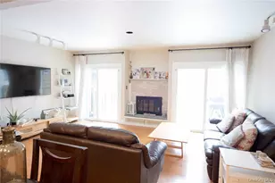 29 Woodlake E Dr, Woodbury, NY 11797 - Photo 5