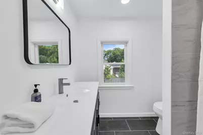 8 N Westbury Road, Hampton Bays, NY 11946 - Photo 31