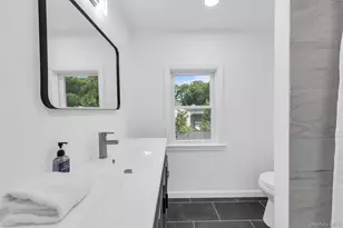 8 N Westbury Rd, Hampton Bays, NY 11946 - Photo 31