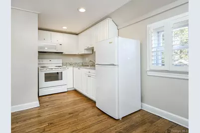 61 Locust Avenue apt. #1, Sea Cliff, NY 11579 - Photo 7