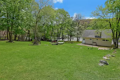 445 E Sunnyside Lane, Irvington, NY 10533 - Photo 17