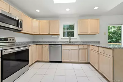 2675 Kerwin Boulevard, Greenport, NY 11944 - Photo 9