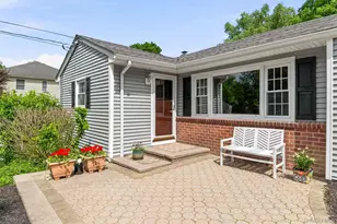 644 Sharon Ln, Yorktown Heights, NY 10598 - Photo 3