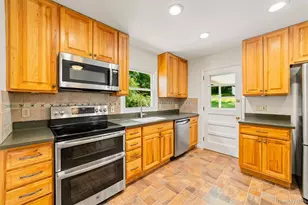 644 Sharon Ln, Yorktown Heights, NY 10598 - Photo 5