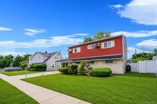 36 Sunrise Ln, Levittown, NY 11756 - Photo 3