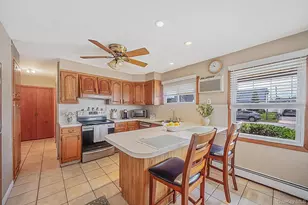 36 Sunrise Ln, Levittown, NY 11756 - Photo 7