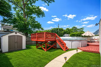 36 Sunrise Lane, Levittown, NY 11756 - Photo 33