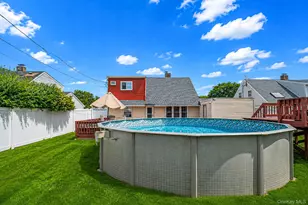 36 Sunrise Ln, Levittown, NY 11756 - Photo 31