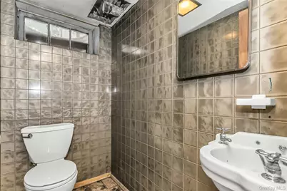 828 N Fletcher Avenue, Valley Stream, NY 11580 - Photo 23