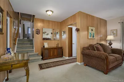 8 Abbie Lane, Hyde Park, NY 12538 - Photo 5