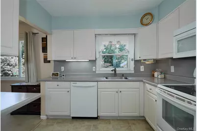 8 Abbie Lane, Hyde Park, NY 12538 - Photo 13