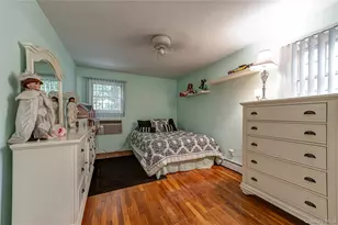 23 Hurtin Blvd, Smithtown, NY 11787 - Photo 25
