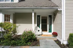 34 Old Town Crossing, Mount Kisco, NY 10549 - Photo 3