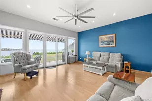 8 Victoria Dr, Amityville, NY 11701 - Photo 9