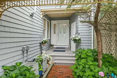 8 Victoria Drive #8, Amityville, NY 11701 - Photo 3