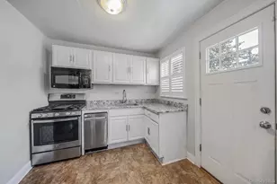 121-23 238th St, Rosedale, NY 11422 - Photo 17