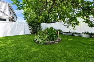 121-23 238th St, Rosedale, NY 11422 - Photo 9
