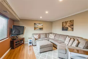48 Pointe Cir S, Coram, NY 11727 - Photo 5