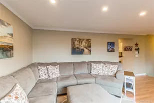 48 Pointe Cir S, Coram, NY 11727 - Photo 7