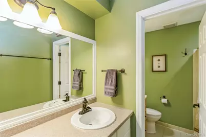 48 Pointe Cir S, Coram, NY 11727 - Photo 19