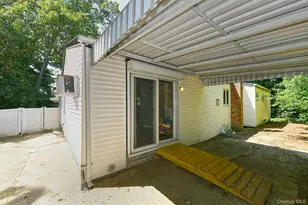 195 Mohawk St, Ronkonkoma, NY 11779 - Photo 17