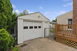 163 Bregman Ave, New Hyde Park, NY 11040 - Photo 31
