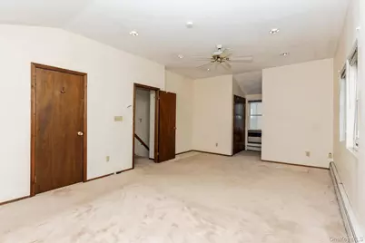 163 Bregman Avenue, New Hyde Park, NY 11040 - Photo 21