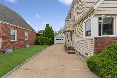163 Bregman Avenue, New Hyde Park, NY 11040 - Photo 29