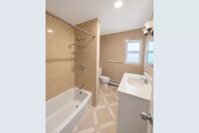 2 Arbor Place, Glen Cove, NY 11542 - Photo 9