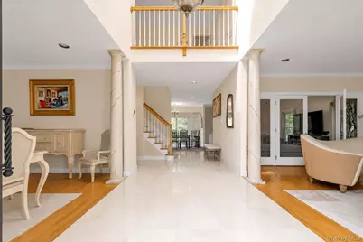 93 Oxford Boulevard, Great Neck, NY 11023 - Photo 3