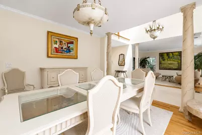 93 Oxford Boulevard, Great Neck, NY 11023 - Photo 7
