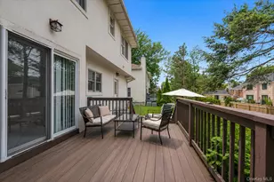 93 Oxford Blvd, Great Neck, NY 11023 - Photo 29