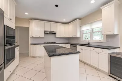 93 Oxford Boulevard, Great Neck, NY 11023 - Photo 13