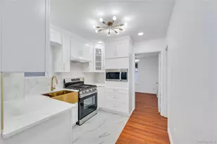 100-33 205th St, Hollis, NY 11423 - Photo 11