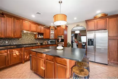 1680 Lake Avenue, Merrick, NY 11566 - Photo 7