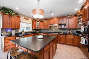 1680 Lake Ave, Merrick, NY 11566 - Photo 21