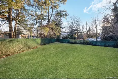 1680 Lake Avenue, Merrick, NY 11566 - Photo 9