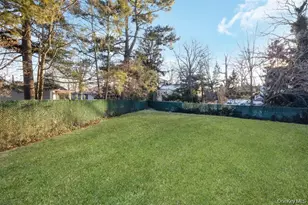 1680 Lake Ave, Merrick, NY 11566 - Photo 9