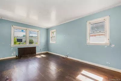 30 Viola Street, Valley Stream, NY 11580 - Photo 17