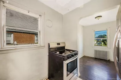 30 Viola Street, Valley Stream, NY 11580 - Photo 25