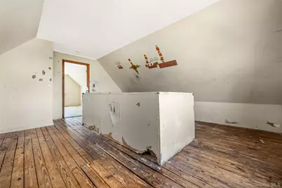 30 Viola Street, Valley Stream, NY 11580 - Photo 33