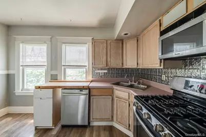 38 May Street, Poughkeepsie, NY 12603 - Photo 17