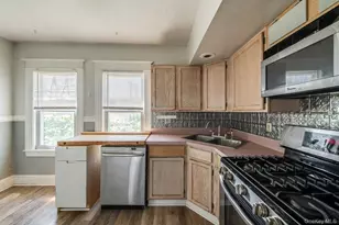 38 May St, Poughkeepsie, NY 12603 - Photo 17