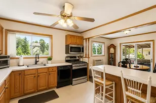 105 Strauss Ave, Selden, NY 11784 - Photo 9