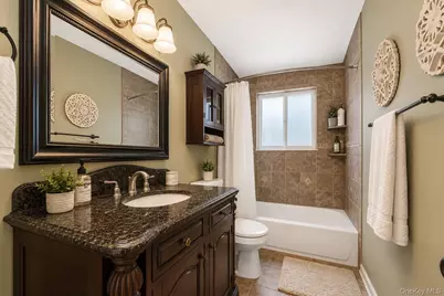 105 Strauss Avenue, Selden, NY 11784 - Photo 15