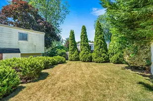 105 Strauss Ave, Selden, NY 11784 - Photo 25